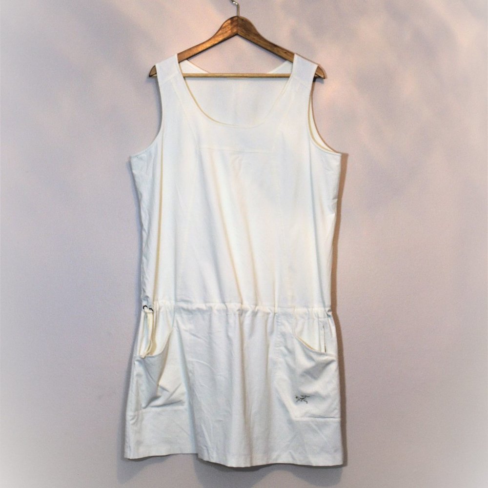 Arc'teryx women's Cream Contenta Active dress Size XL/TG